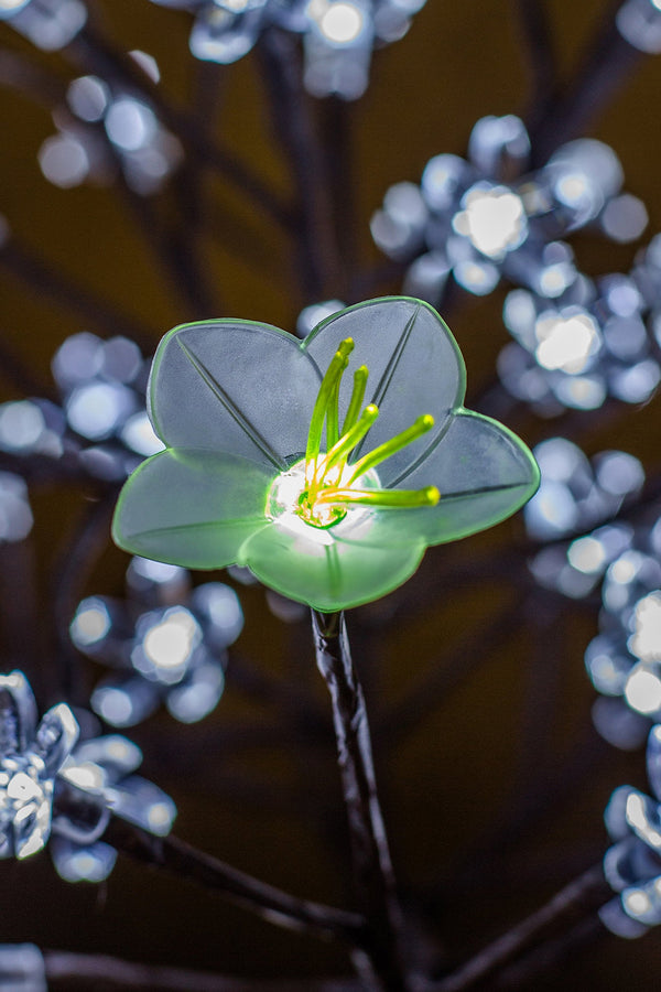 LED Tree Sakura MIX with a white and pink flower